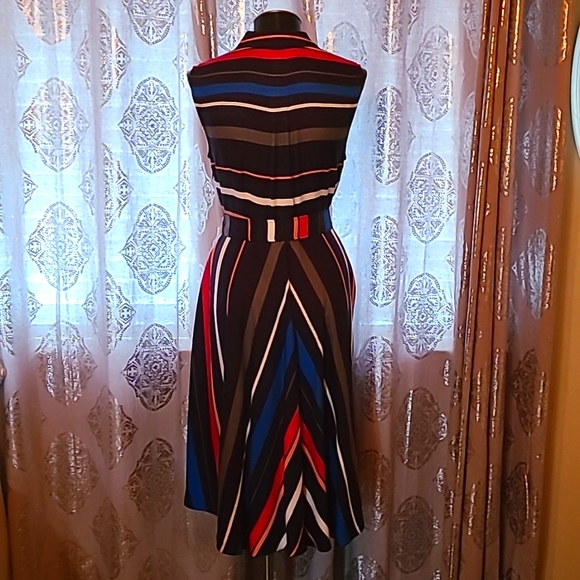 Hobbs London Fit & Flair Dress - Picture 5 of 7